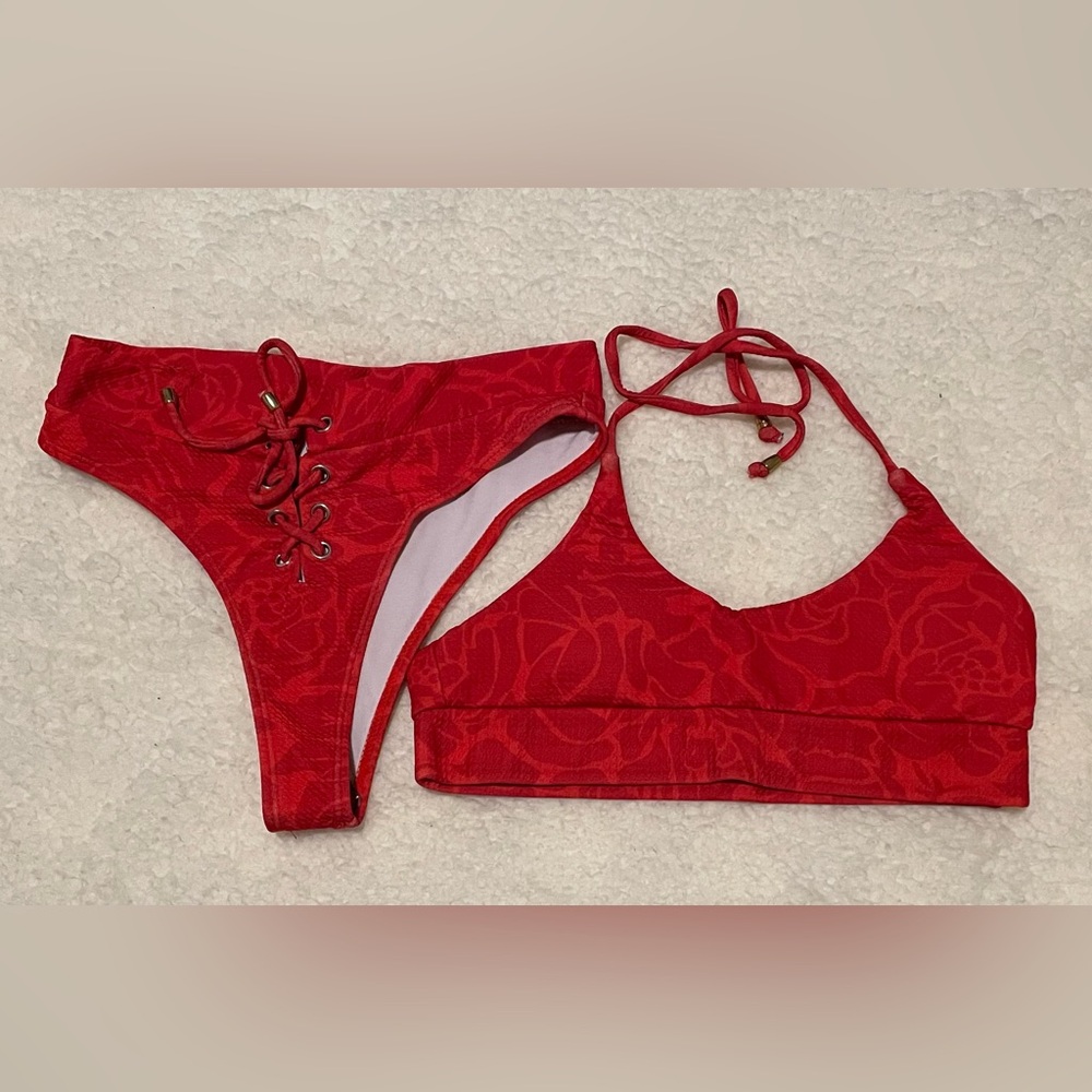 Red Flower Patterned Bikini Set - image 1